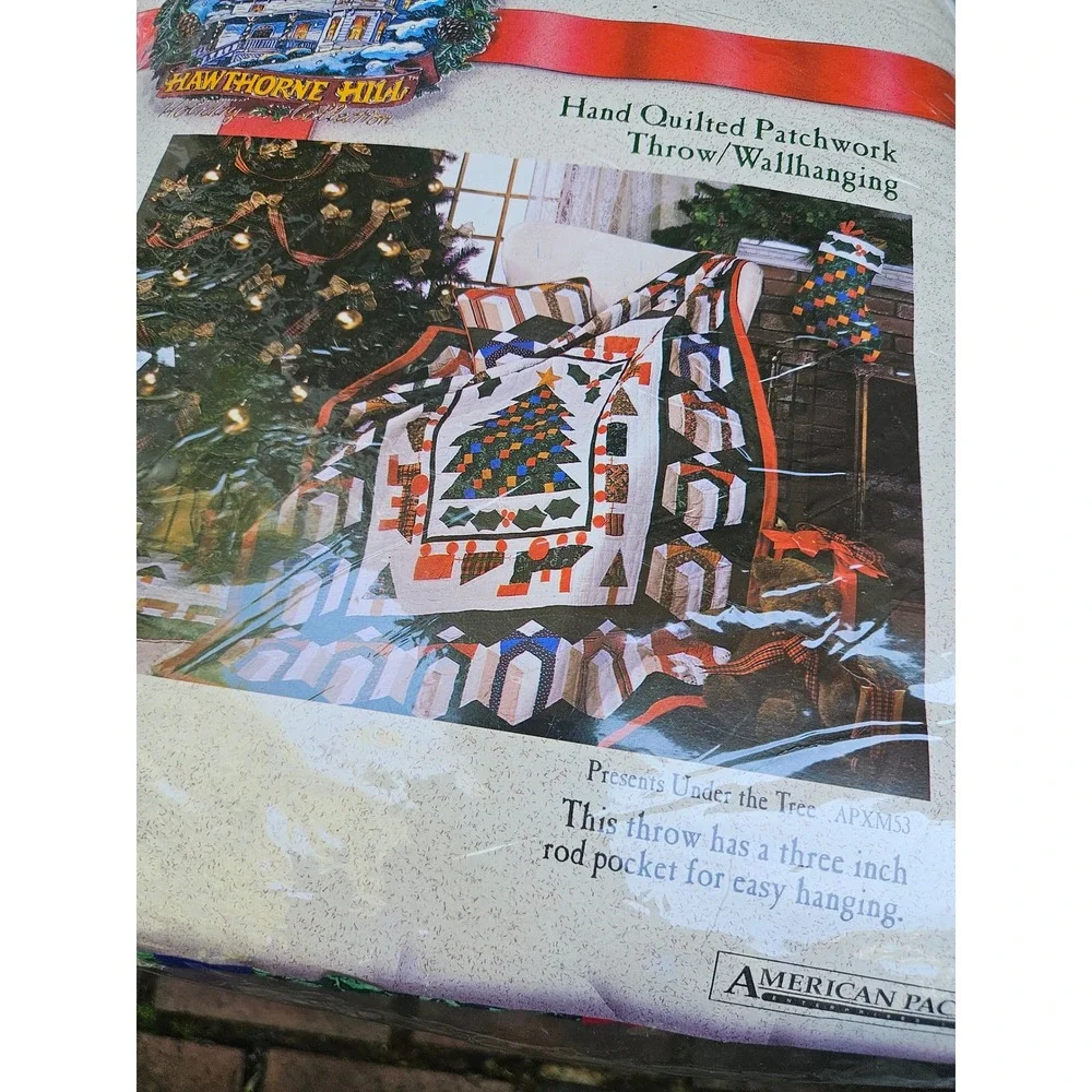 Vtg Hawthorne Hill Handquilted Christmas Patchwork Throw/Wall Hanginf